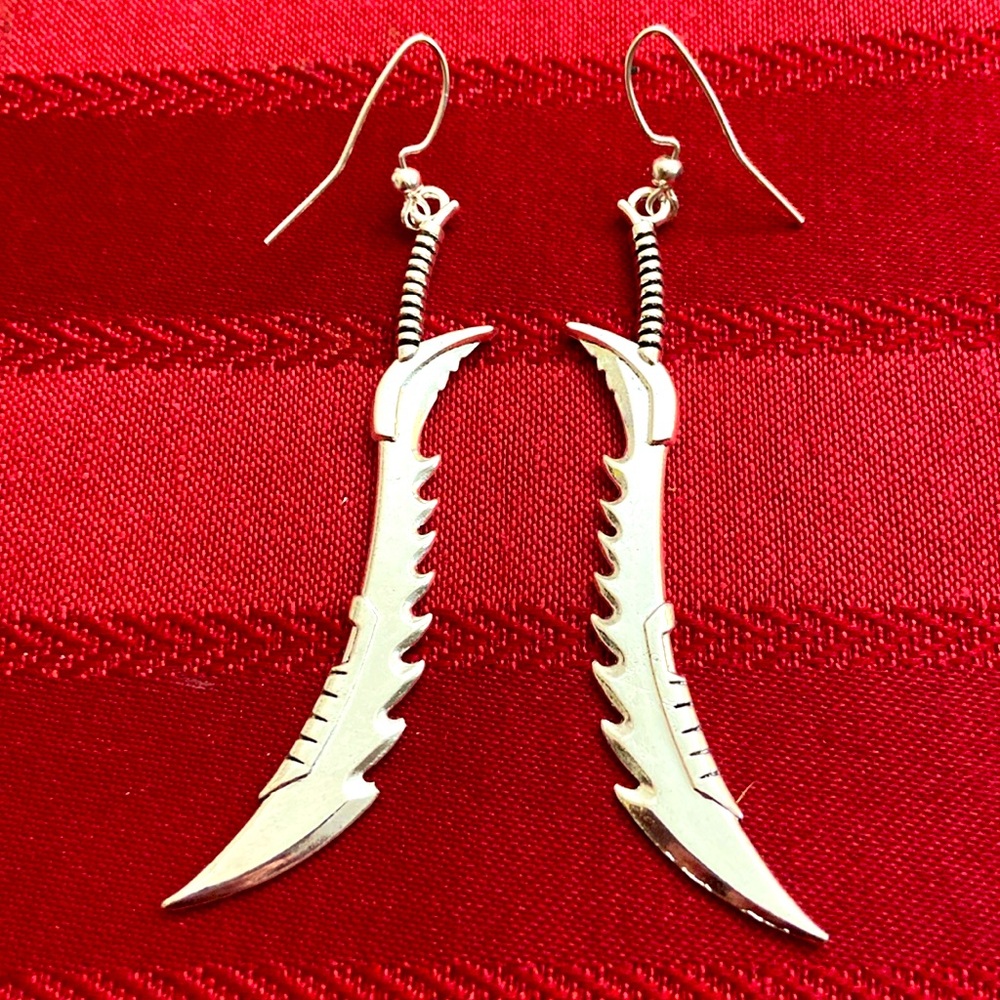 5/$10❤️❤️❤️NEW HANDMADE TIBETAN SILVER SWORD WEAPON DANGLING EARRINGS